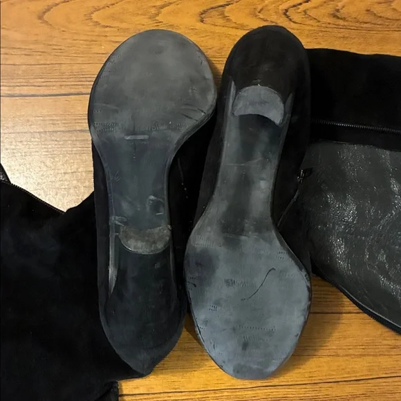 Chic Black Suede Heeled Boots for Women - Picture 3 of 7